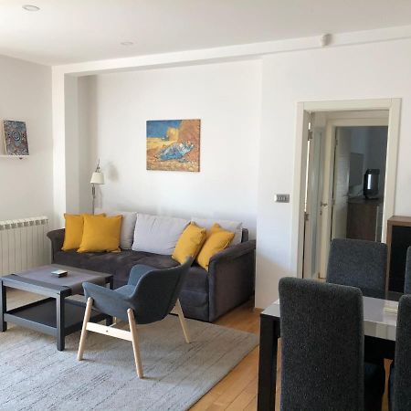 Modern 1 Bed Apartment, Near Shopping Mall Stadion เบลเกรด ภายนอก รูปภาพ